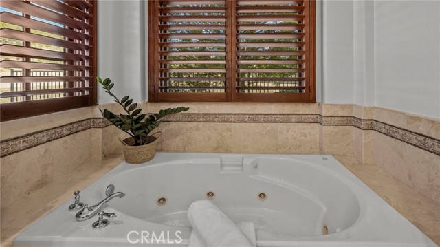18041 Merlin Road, Silverado CA: https://media.crmls.org/medias/35fc3087-6848-4810-9c99-ff4bc1c859e4.jpg
