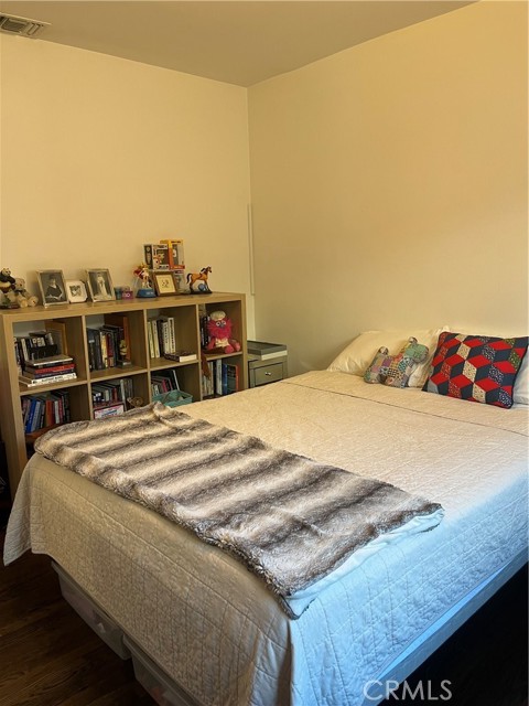 Detail Gallery Image 19 of 45 For 18624 Gledhill St, Northridge,  CA 91324 - 4 Beds | 3 Baths