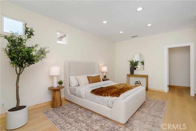 3318 Durham Court, Burbank CA: https://media.crmls.org/medias/35fcd7bd-9e1b-45c4-bb17-9d9707d163db.jpg