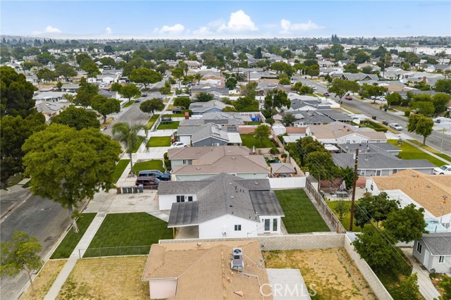 2124 W Flower Avenue, Fullerton CA: https://media.crmls.org/medias/35fe12d2-a789-408f-b59a-73c2590b87e7.jpg