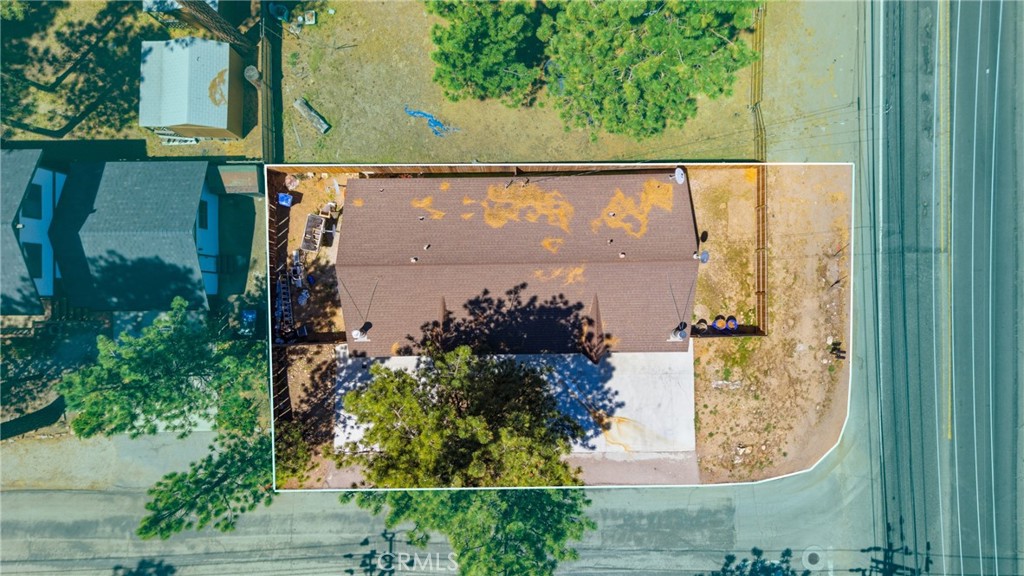 https://media.crmls.org/medias/35fe3a35-09e7-4263-b300-b9347a60d406.jpg?preset=X-Large