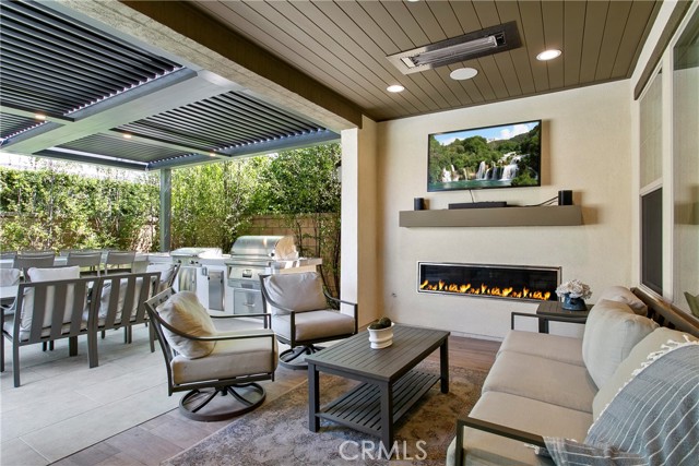 Detail Gallery Image 35 of 52 For 17352 Eucalyptus Ln, Huntington Beach,  CA 92649 - 5 Beds | 5/1 Baths