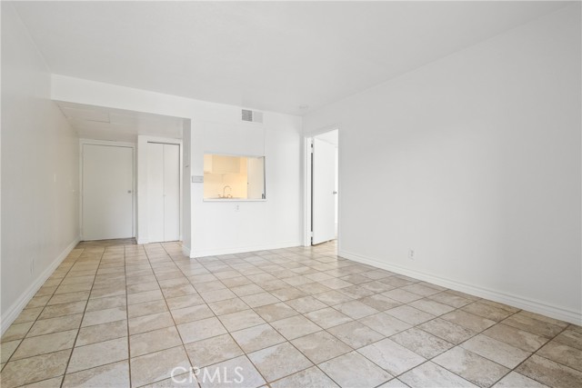 Detail Gallery Image 5 of 11 For 1450 Locust Ave #205,  Long Beach,  CA 90813 - 1 Beds | 1 Baths