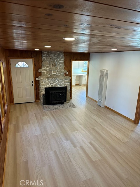 Detail Gallery Image 6 of 13 For 501 Bernhardt, Big Bear City,  CA 92314 - 3 Beds | 3 Baths