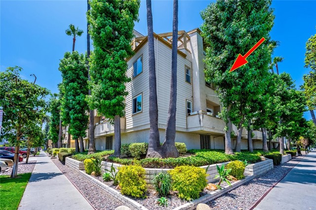 645 Chestnut Avenue, Long Beach CA: https://media.crmls.org/medias/35ffe4eb-c4da-4620-b10f-3805641848a4.jpg