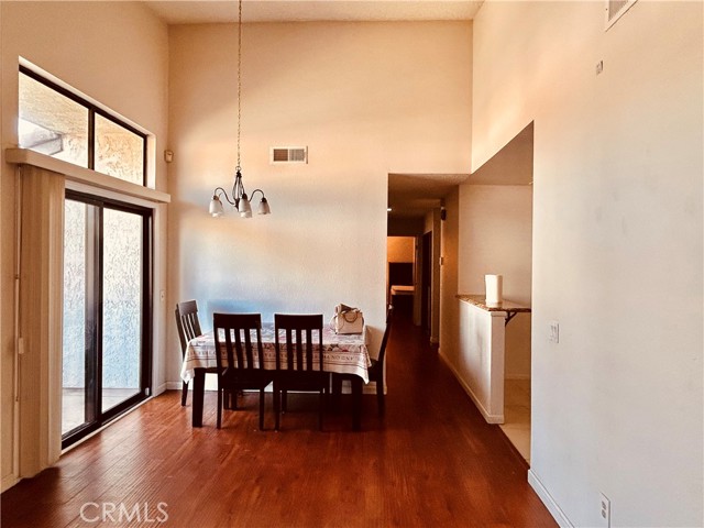 Detail Gallery Image 4 of 22 For 18 Town and Country Rd #34,  Pomona,  CA 91766 - 3 Beds | 2 Baths