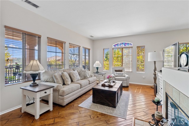 Detail Gallery Image 7 of 40 For 28003 Dickason, Valencia,  CA 91354 - 2 Beds | 2 Baths