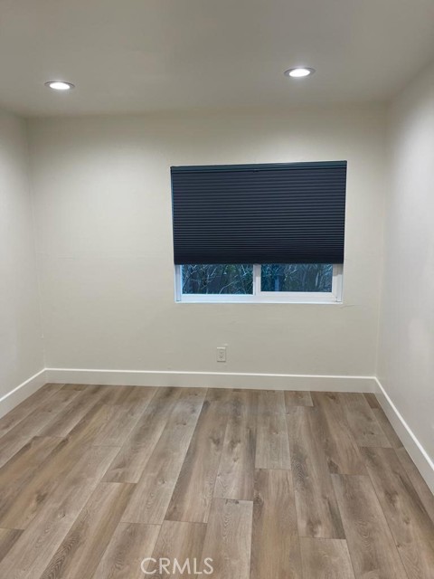 5460 White Oak Avenue, J106 photo 8