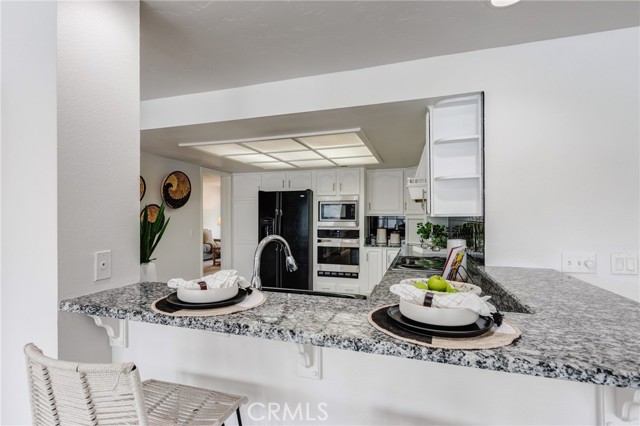 42768 Santa Suzanne Place, Temecula CA: https://media.crmls.org/medias/360229b5-da6e-4be6-9717-9a55ee0bcbce.jpg