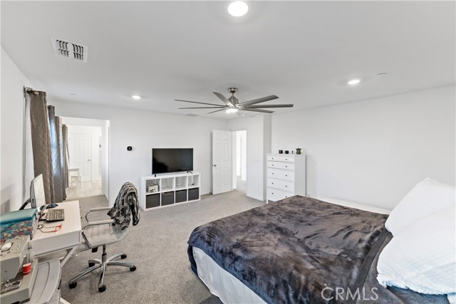 Detail Gallery Image 16 of 26 For 2074 N Applegate Ave, Fresno,  CA 93737 - 4 Beds | 2/1 Baths