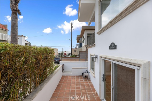 Detail Gallery Image 49 of 55 For 133 33rd St, Hermosa Beach,  CA 90254 - 4 Beds | 4/1 Baths