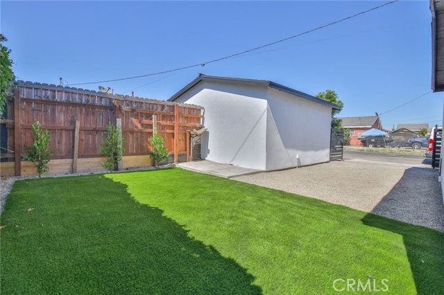 10955 S Spring Street, Los Angeles CA: https://media.crmls.org/medias/3603d2e5-e8c7-41d5-b207-2c69a3d81f6c.jpg