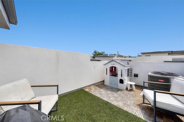 Detail Gallery Image 32 of 36 For 2713 Carnegie Ln #B,  Redondo Beach,  CA 90278 - 5 Beds | 4 Baths