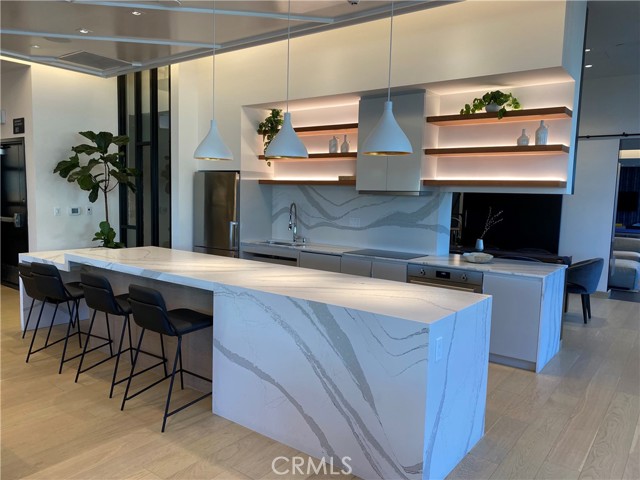 Detail Gallery Image 10 of 27 For 400 S Broadway #1813,  Los Angeles,  CA 90013 - 1 Beds | 1 Baths