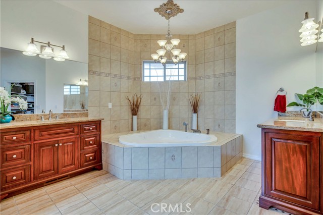 Detail Gallery Image 18 of 45 For 1055 Oak Park Way, Lakeport,  CA 95453 - 4 Beds | 4/1 Baths