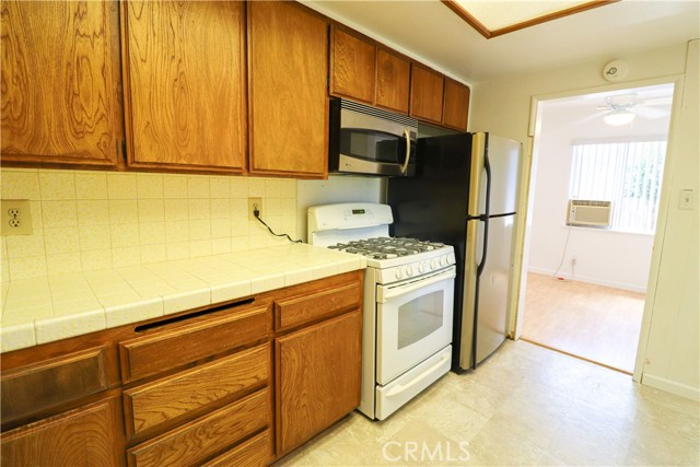 Detail Gallery Image 14 of 31 For 10645 Wolfe Ave, Riverside,  CA 92505 - 3 Beds | 1 Baths