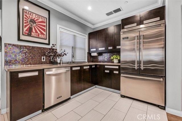 Detail Gallery Image 6 of 25 For 480 S Los Robles Ave #3,  Pasadena,  CA 91101 - 3 Beds | 3/1 Baths