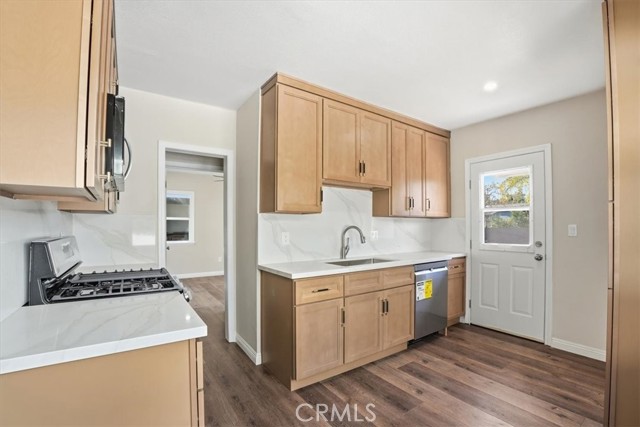 Detail Gallery Image 4 of 28 For 4031 Minerva, Culver City,  CA 90066 - 3 Beds | 1 Baths