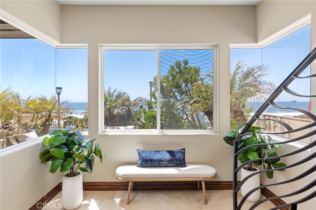 4308 The Strand