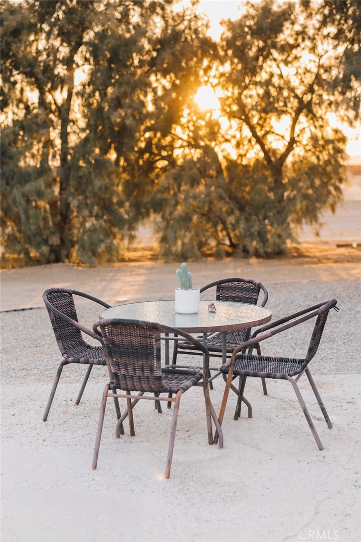 https://media.crmls.org/medias/360604ae-53e7-4b4d-a7d0-eb6315d4fc9f.jpg?preset=X-Large
