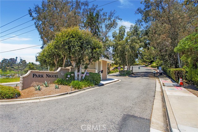 24336 Hillview Drive, Laguna Niguel CA: https://media.crmls.org/medias/3606aa57-084d-4b5d-a543-dcc9ec6536e6.jpg