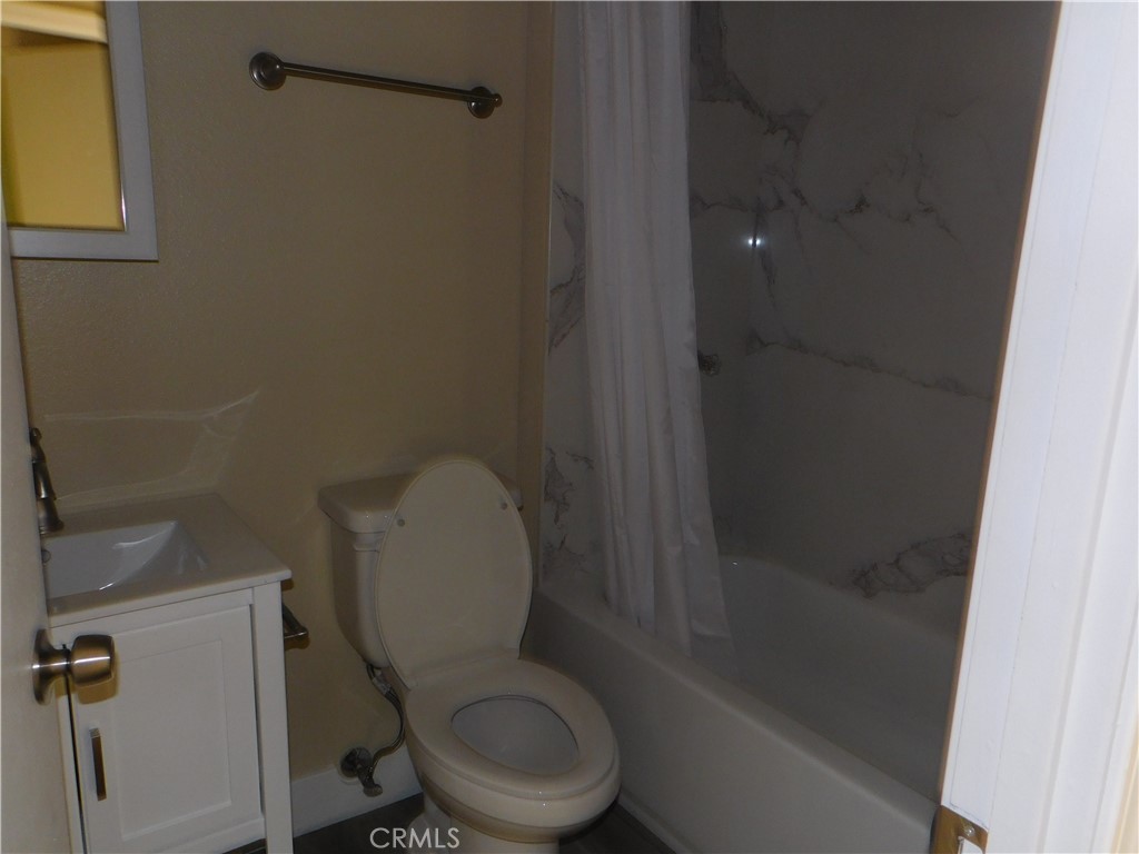 https://media.crmls.org/medias/3606afb1-1816-4de2-ac0f-5762b7fa4b63.jpg?preset=X-Large