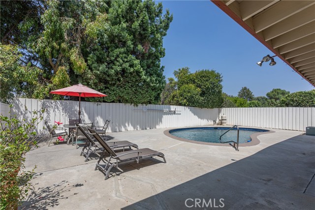 Detail Gallery Image 30 of 39 For 6849 Whitaker Ave, Lake Balboa,  CA 91406 - 3 Beds | 2 Baths