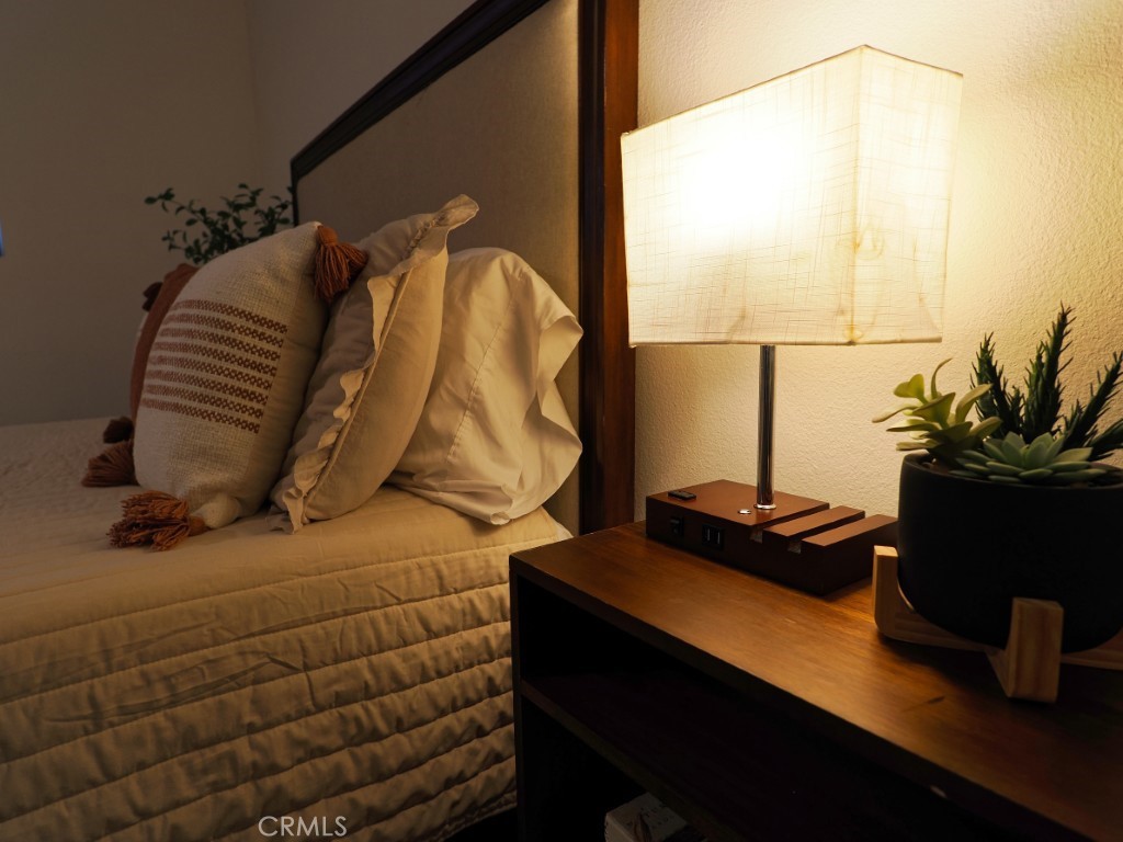 https://media.crmls.org/medias/3607ae1d-778a-4061-bb68-6c55c56afe42.jpg?preset=X-Large