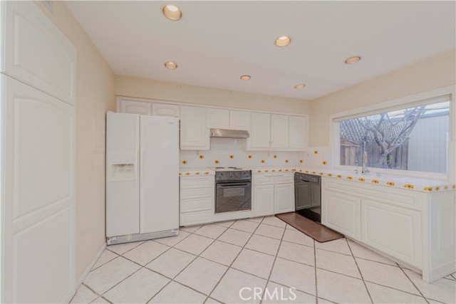 Detail Gallery Image 23 of 37 For 4394 Dina Ct, Cypress,  CA 90630 - 4 Beds | 2/1 Baths