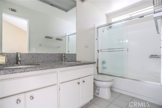 Detail Gallery Image 16 of 22 For 14016 Tiffany Dr, Westminster,  CA 92683 - 2 Beds | 2/1 Baths