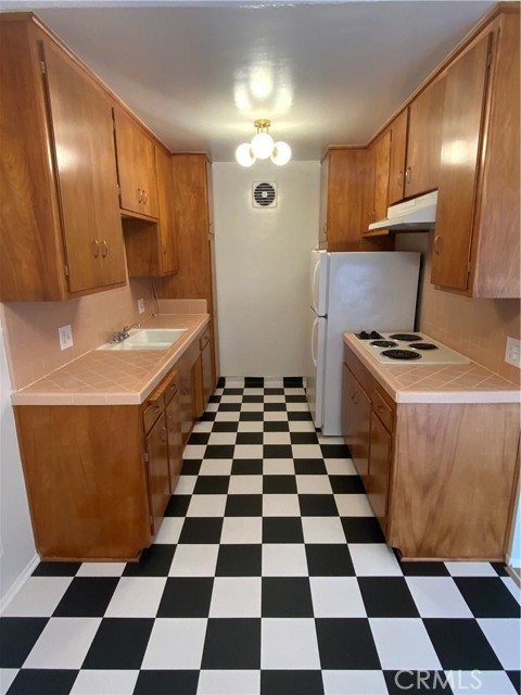 120 Alamitos Avenue, Long Beach CA: https://media.crmls.org/medias/3608cd07-6559-4e0e-9175-424765d99ad1.jpg
