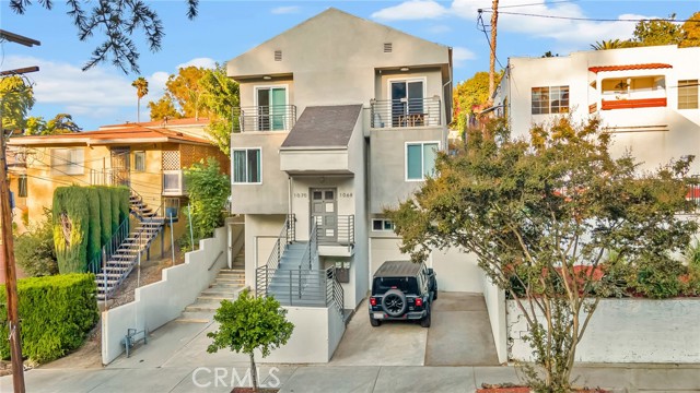 Detail Gallery Image 1 of 59 For 1068 El Paso Dr, Los Angeles,  CA 90042 - 6 Beds | 7 Baths