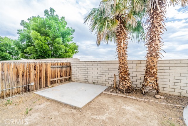 Detail Gallery Image 33 of 41 For 13892 Summer Wind St, Victorville,  CA 92394 - 3 Beds | 2 Baths