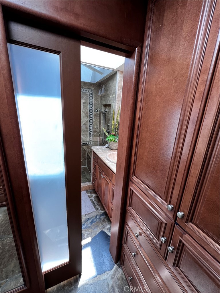 MLS #OC25182899 img 20