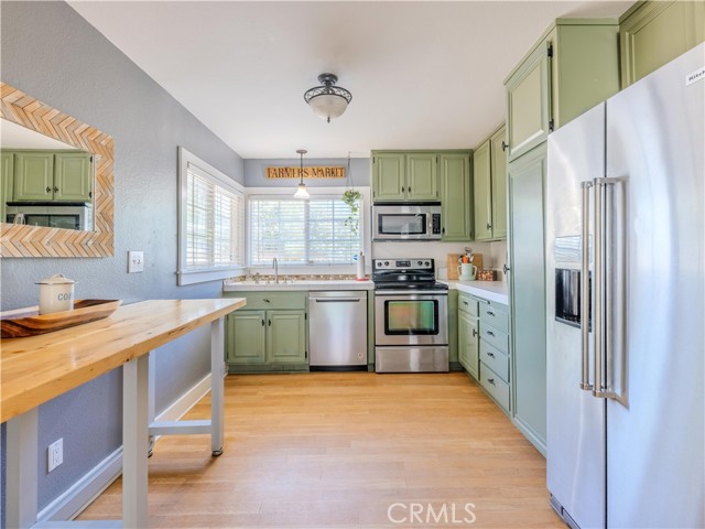 Detail Gallery Image 11 of 22 For 23209 via Barra, Valencia,  CA 91355 - 4 Beds | 3 Baths