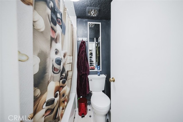 2006 E Foothill Boulevard, Pasadena CA: https://media.crmls.org/medias/360af557-99c1-4899-9f88-cb1885db1ae6.jpg