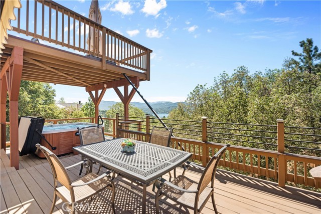 1088 Nadelhorn Drive, Lake Arrowhead CA: https://media.crmls.org/medias/360b3a4c-adc4-40a5-a2c2-aa7721cac991.jpg