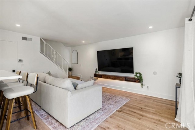 1196 Landsburn Circle, Westlake Village CA: https://media.crmls.org/medias/360bc395-03a6-4250-9f0f-e03a1f96f235.jpg