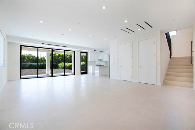 6426 Varna Avenue, Van Nuys CA: https://media.crmls.org/medias/360c2776-096a-49ca-ac6f-30027e4fe588.jpg