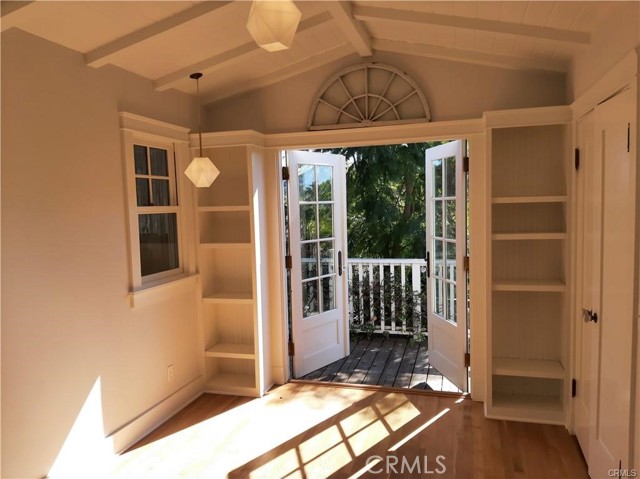 Detail Gallery Image 8 of 12 For 4827 Mendota Ave, Los Angeles,  CA 90042 - 2 Beds | 1 Baths