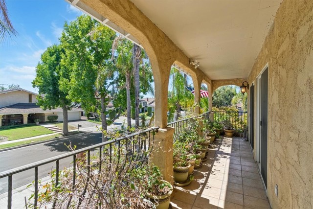 19259 Ludlow St., Porter Ranch CA: https://media.crmls.org/medias/360d4e65-2566-4ca2-b5e4-540744935917.jpg