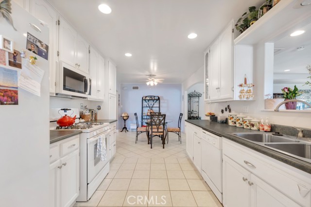 Detail Gallery Image 10 of 38 For 3307 Cole, Simi Valley,  CA 93063 - 4 Beds | 2 Baths