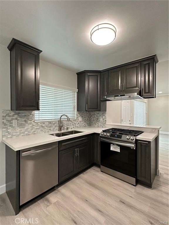 Detail Gallery Image 3 of 20 For 260 Linda Rosa Ave #1,  Pasadena,  CA 91107 - 3 Beds | 3 Baths
