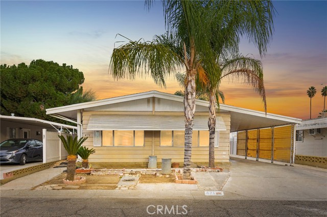 471 Santa Clara Circle, Hemet CA: https://media.crmls.org/medias/360e1cab-9728-4415-9af0-59cd7e0ddb7f.jpg