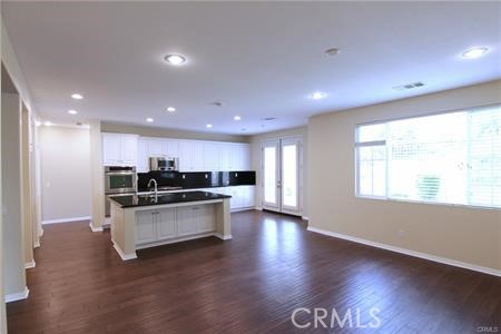 629 E Gardenia Drive, Azusa CA: https://media.crmls.org/medias/360f2784-c18b-489c-9de3-38ba9a2c4c07.jpg