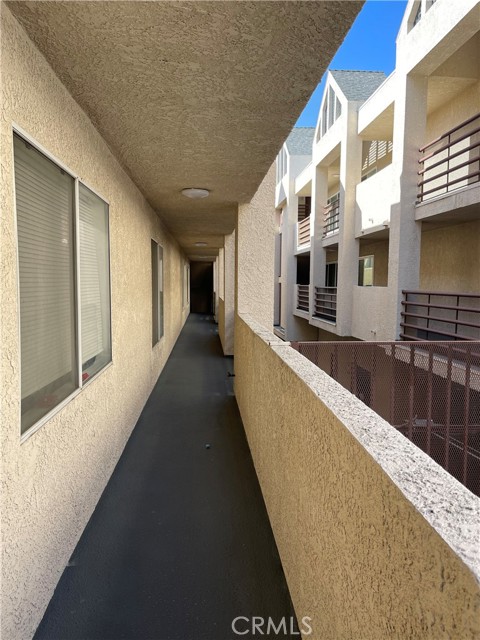 10115 Pinewood Avenue, Tujunga CA: https://media.crmls.org/medias/360fdd3c-1670-46b3-a3a2-09dbb2e99e7f.jpg
