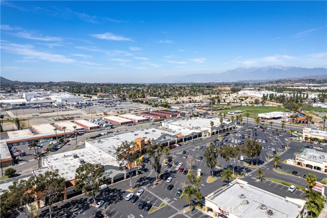 5787 Warren Street, Riverside CA: https://media.crmls.org/medias/36105e9c-ebe6-41ac-9be2-da4e08f754c5.jpg