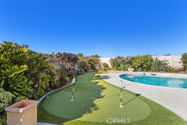 Detail Gallery Image 6 of 40 For 3800 Topside Ln, Corona Del Mar,  CA 92625 - 4 Beds | 3/1 Baths