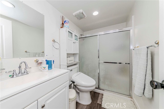 Image 20 of 30 For 702 Holt Avenue