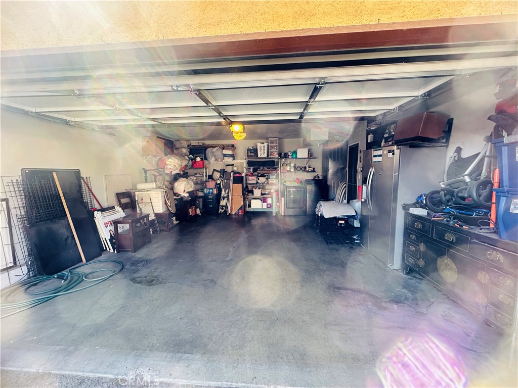 https://media.crmls.org/medias/361313e7-cbbd-497c-9264-7440a2ef1126.jpg?preset=X-Large